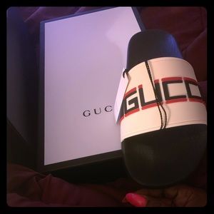 Men Gucci Flip Flops